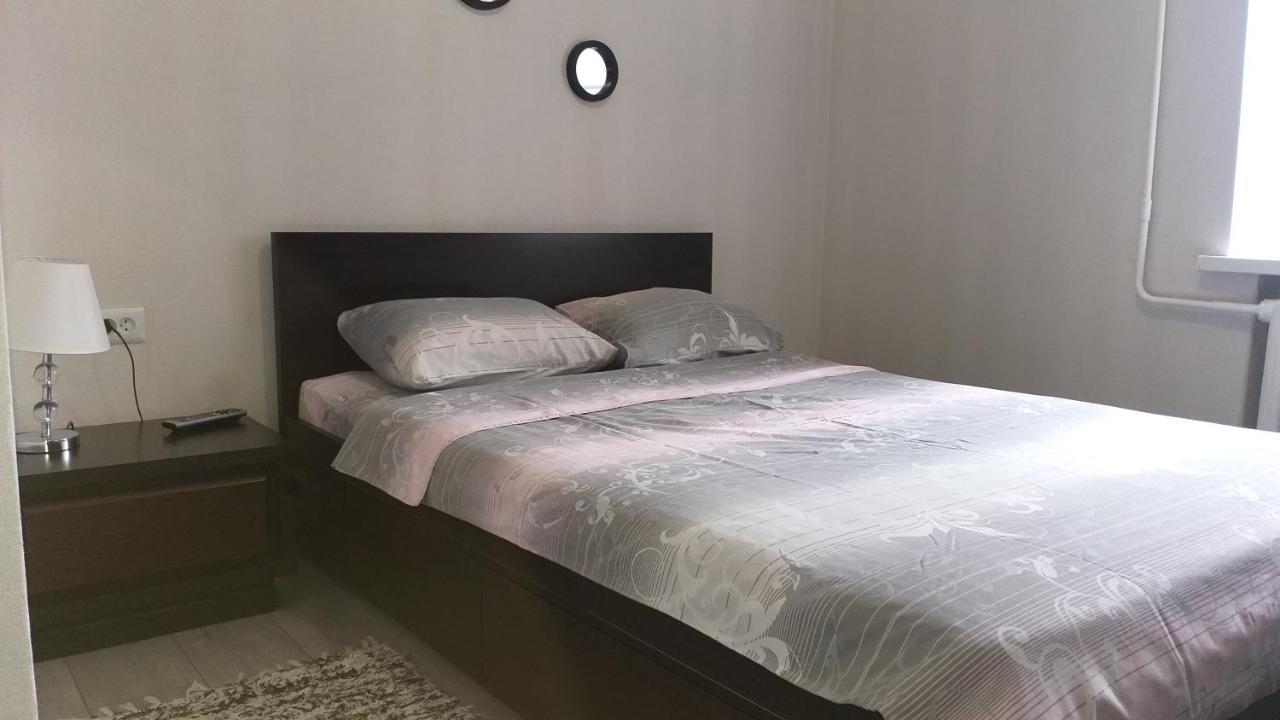 Appartement Apartament Gayadayenko 4 à Pinsk Extérieur photo