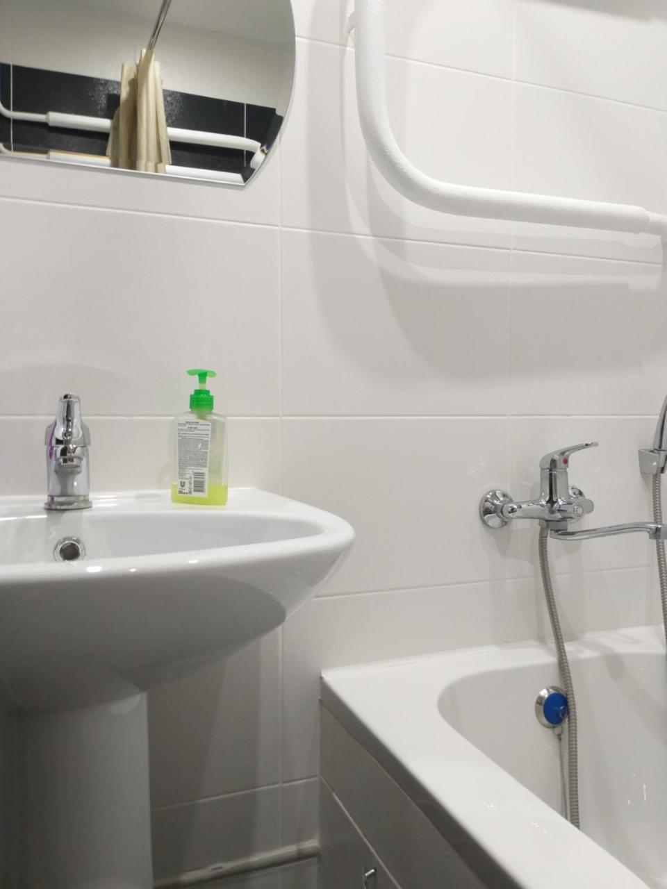 Appartement Apartament Gayadayenko 4 à Pinsk Extérieur photo
